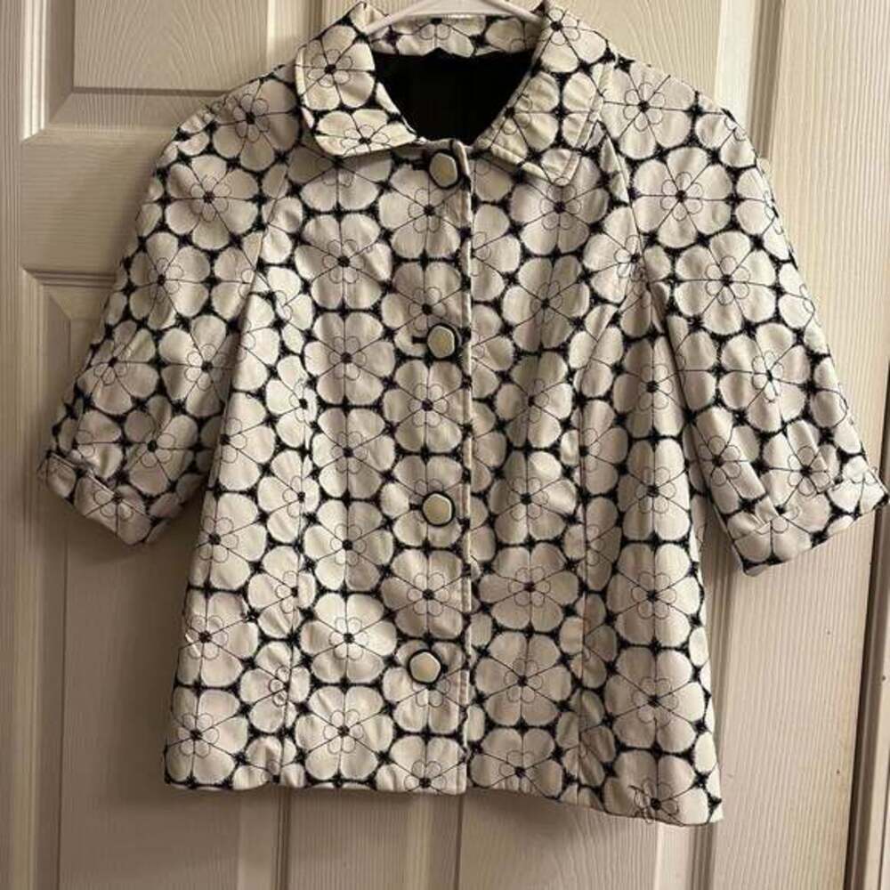 S&D~PLEATHER FLORAL EMBROIDERED~CROPPED BLAZERS~M